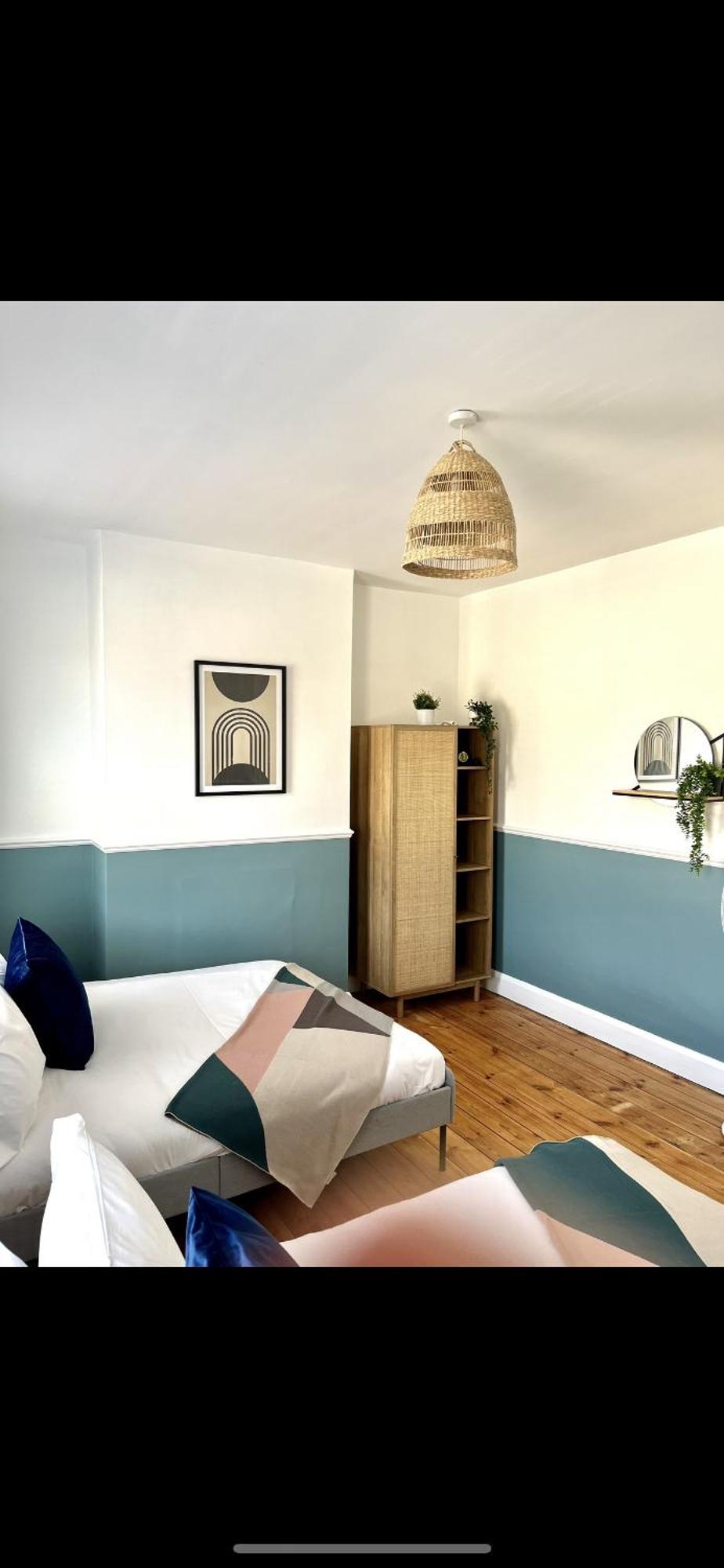 Spacious And Stylish Home 바스 외부 사진